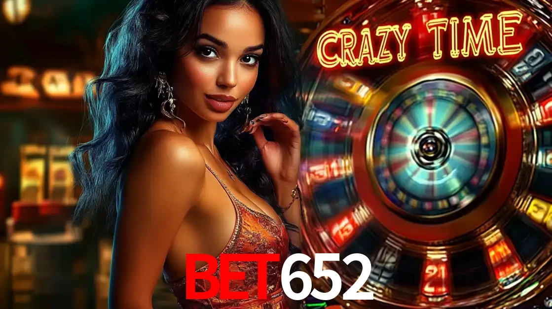 Mulher elegante ao lado da vibrante roda da fortuna do jogo de cassino ao vivo Crazy Time, um dos game shows mais populares e cheios de prêmios do bet652.